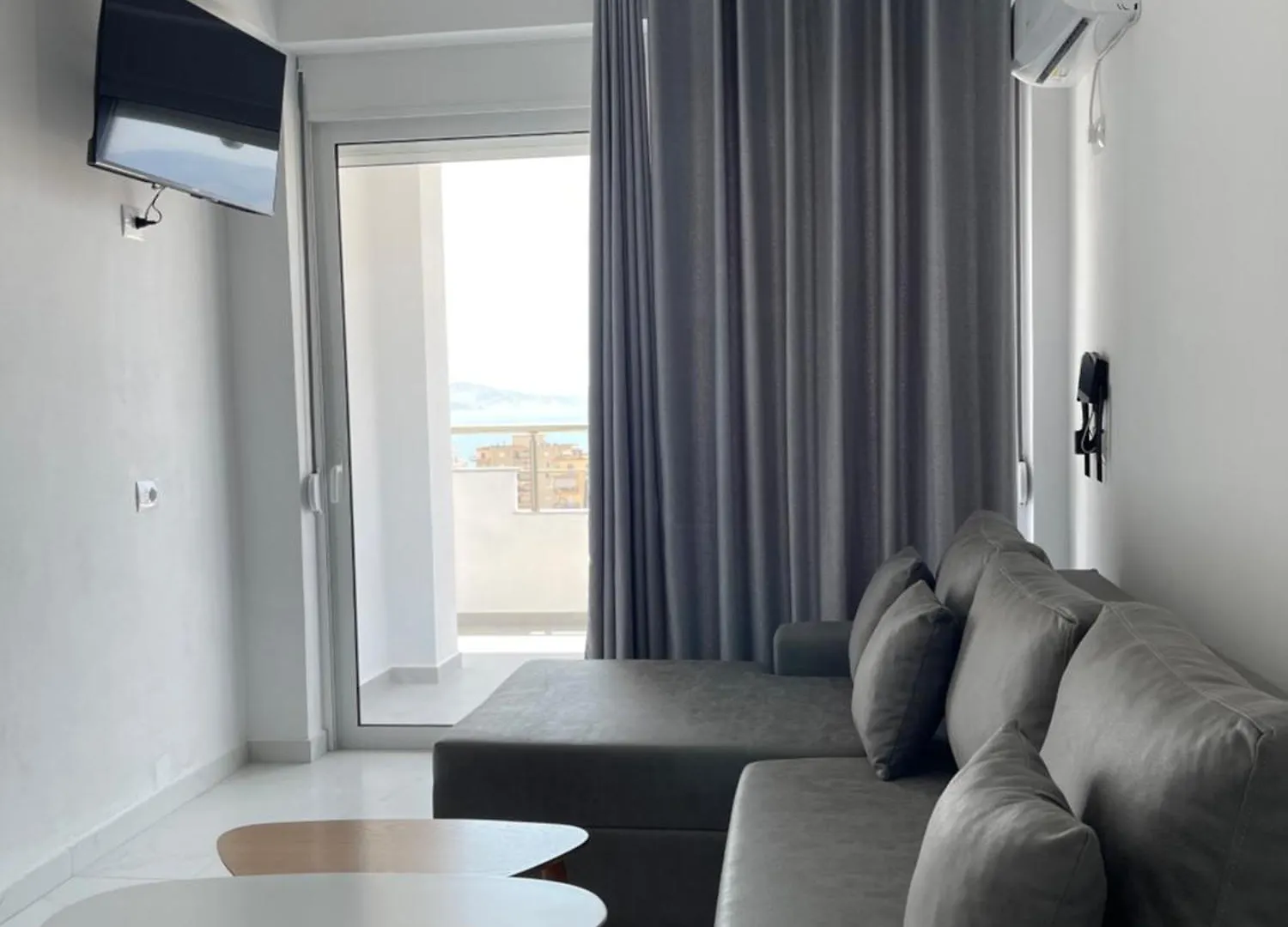 White House Dami Apartment Sarande