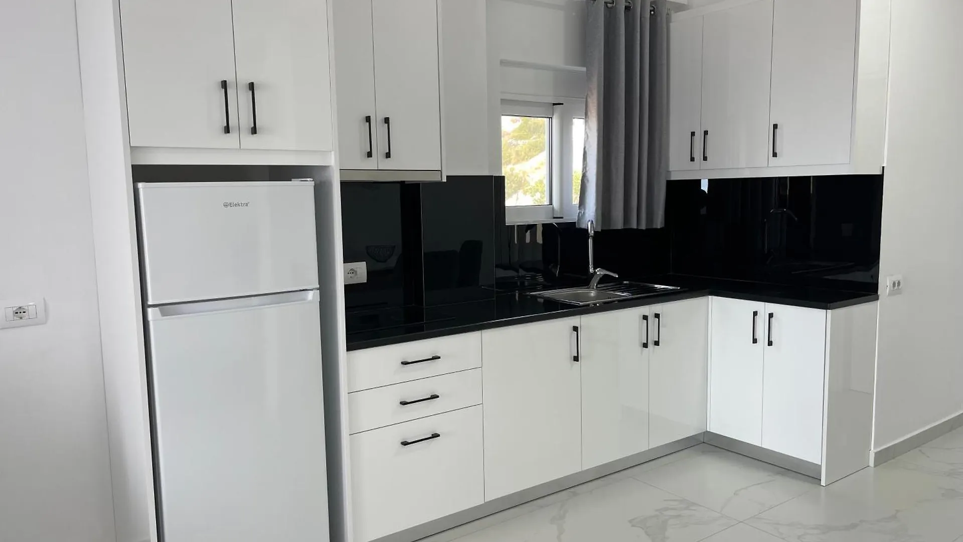 White House Dami Apartment Sarande Albania