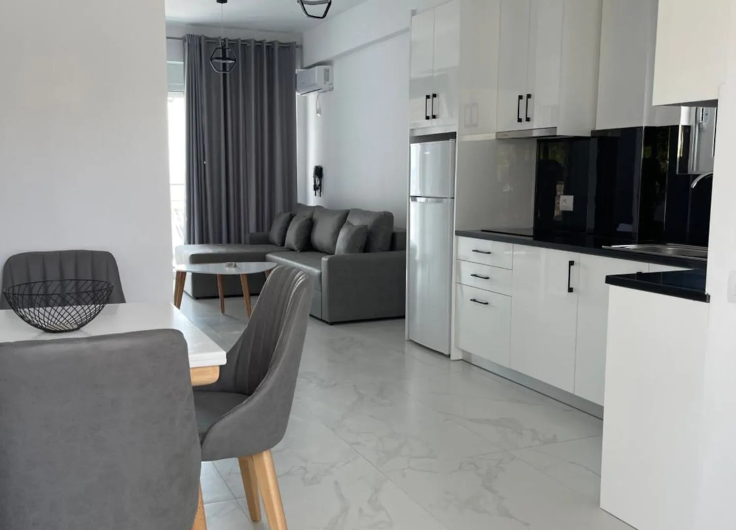 White House Dami Apartment Sarande