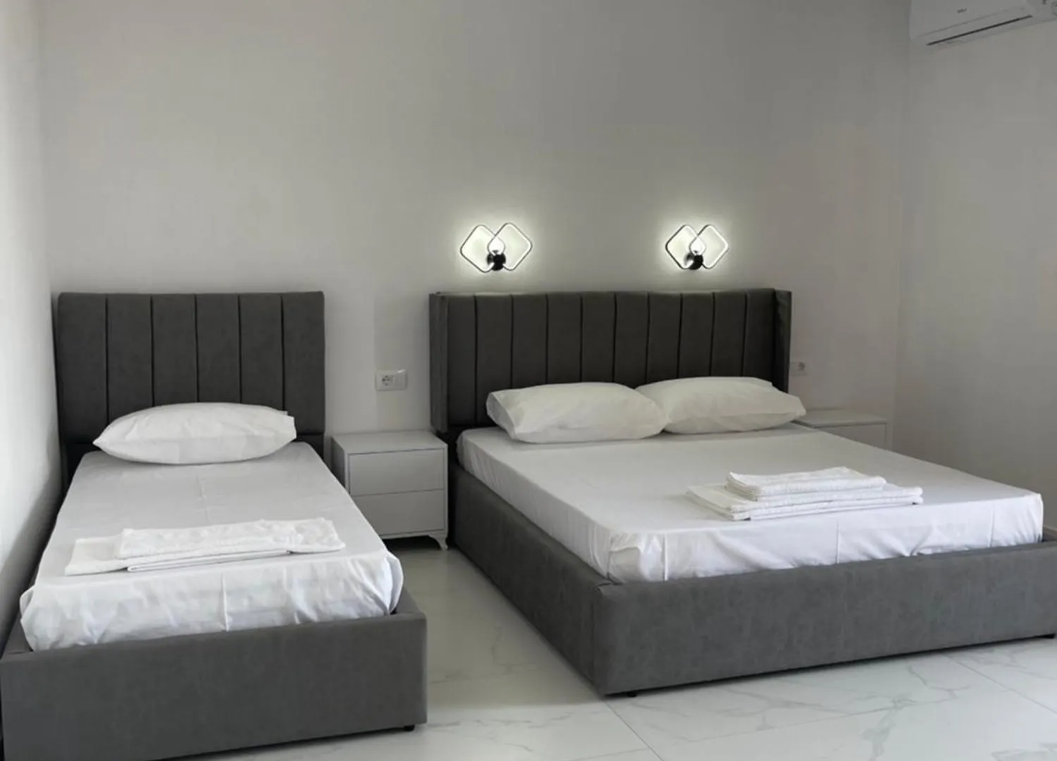 White House Dami Apartment Sarande